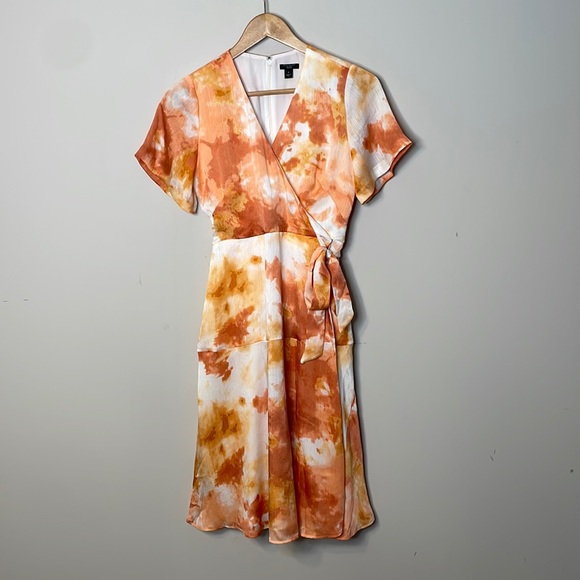 Ann Taylor Flutter Sleeve Tie Waist Watercolor Wrap Dress 2P - Picture 1 of 8